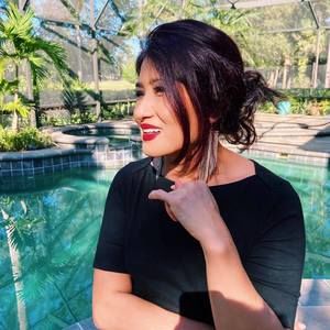 Meet your Posher, Macy